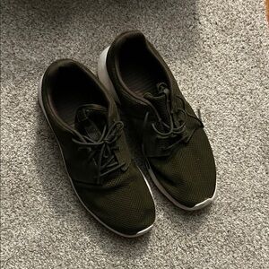 Nike Roshe Men's Olive Green running Sneakers